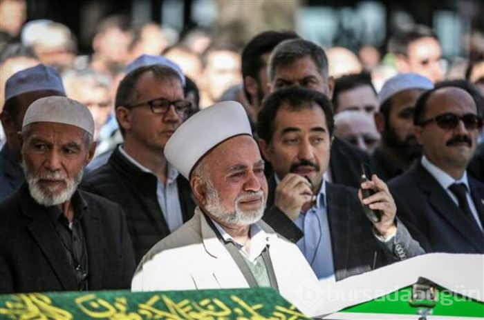 Bursa'da oğlunun ve torununun cenaze namazını kıldırdı