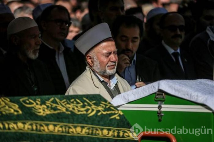 Bursa'da oğlunun ve torununun cenaze namazını kıldırdı