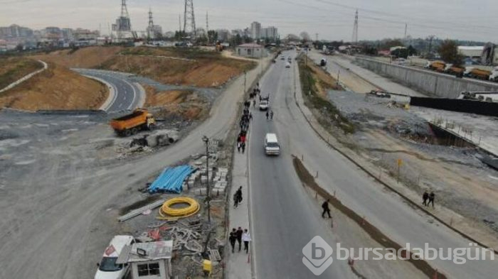 Öğrenciler okula gidebilmek için kilometrelerce yol gidiyor 