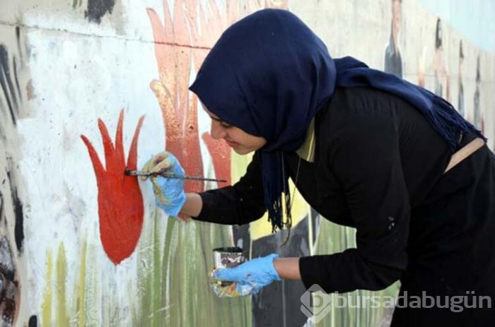 Öğrenciler, güvenlik duvarını sanat eserine çevirdi