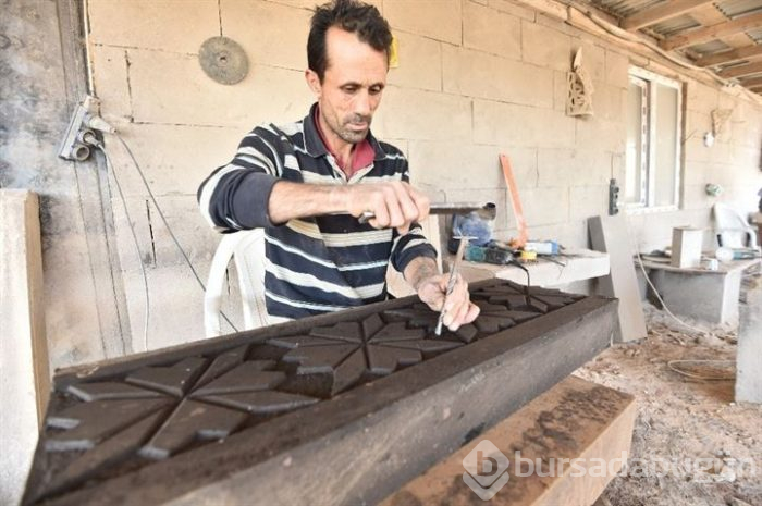 Ahlat taşı usta ellerde