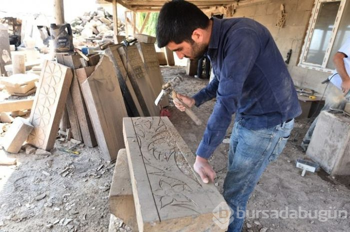 Ahlat taşı usta ellerde