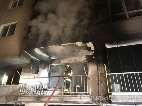 Alevlerin arasında kalan yaşlı kadın korkulu anlar yaşadı!