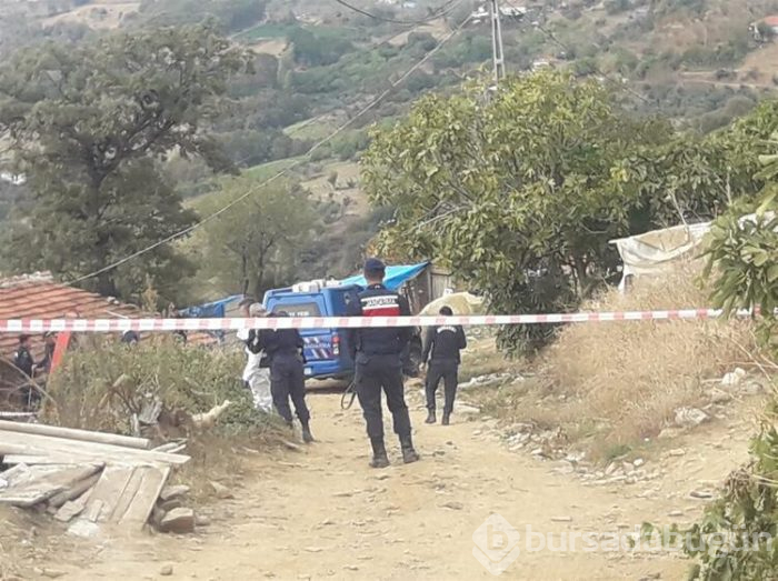İzmir'de aynı aileden 4 kişi silahla vurularak öldürüldü!