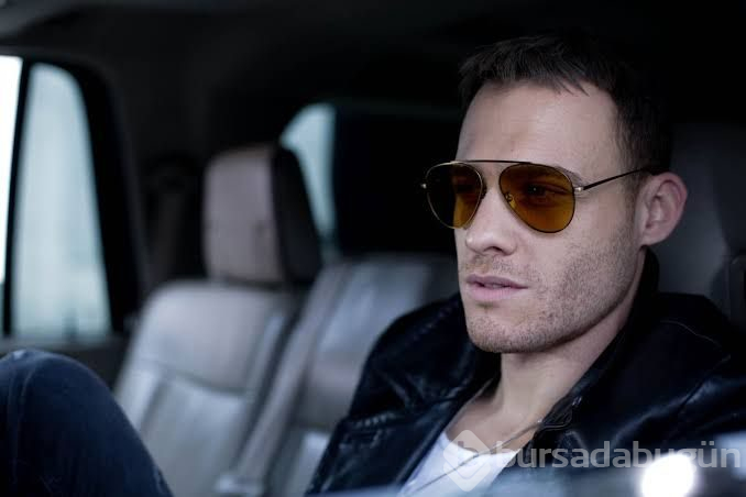 Kerem Bursin tepkisini sosyal medya da dile getirdi!
