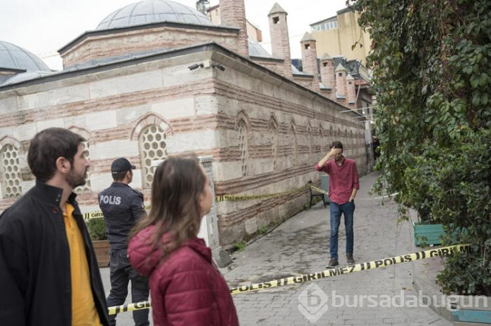 Yüzünü kapattı!