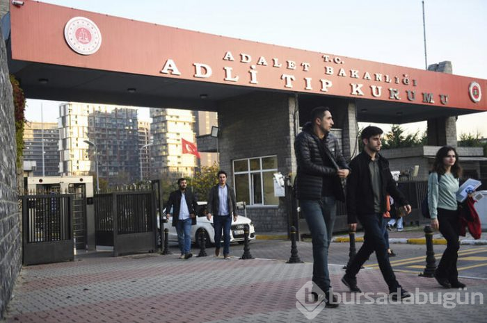 Yüzünü kapattı!