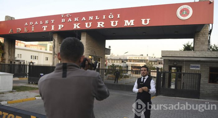 Yüzünü kapattı!