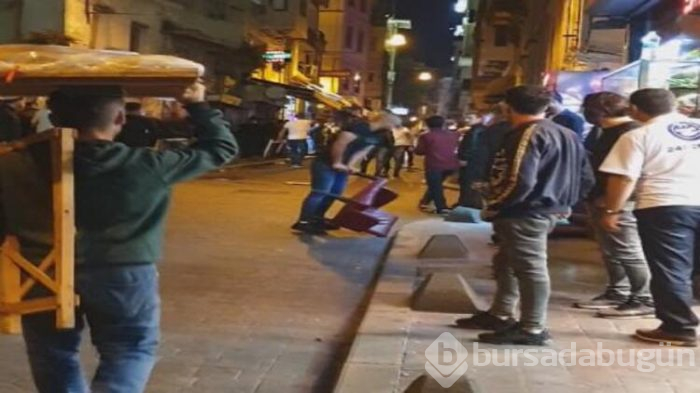 Sopa, demir ve sandalyelerle kavga ettiler!