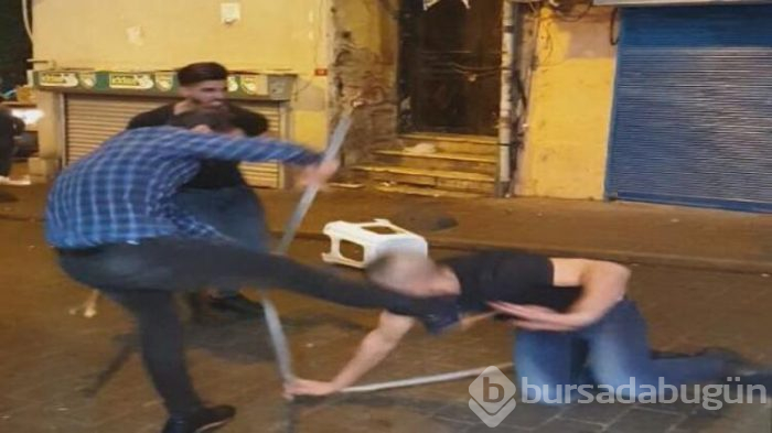 Sopa, demir ve sandalyelerle kavga ettiler!