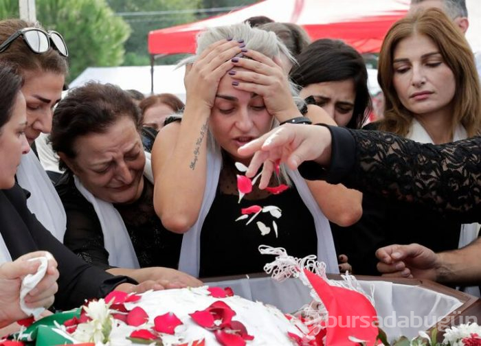 Cenazede gözyaşları sel oldu!