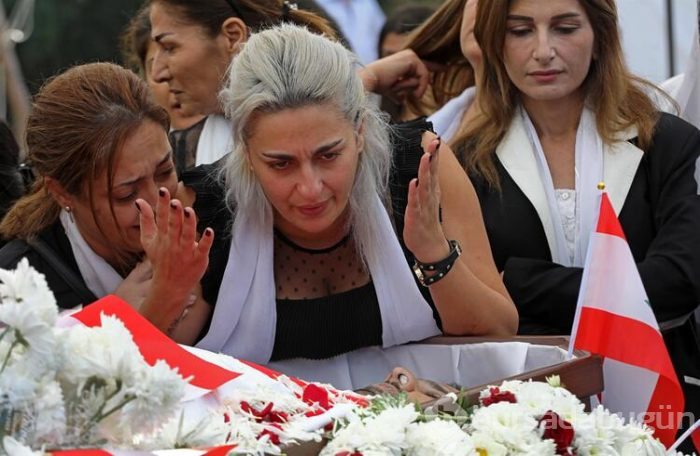 Cenazede gözyaşları sel oldu!
