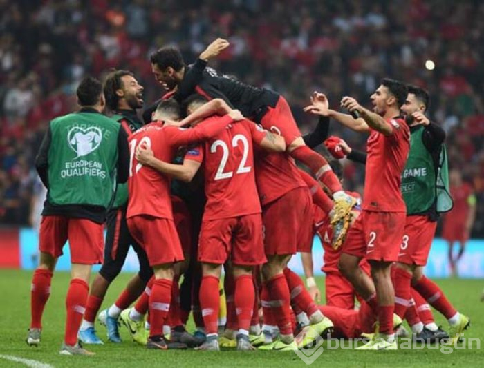 Türkiye - İzlanda maçının ardından spor yazarlarının görüşleri! 