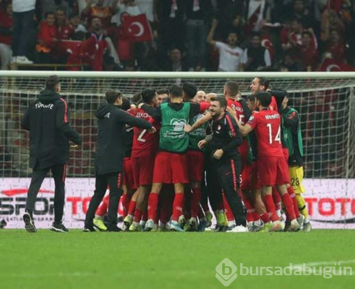 Türkiye - İzlanda maçının ardından spor yazarlarının görüşleri! 