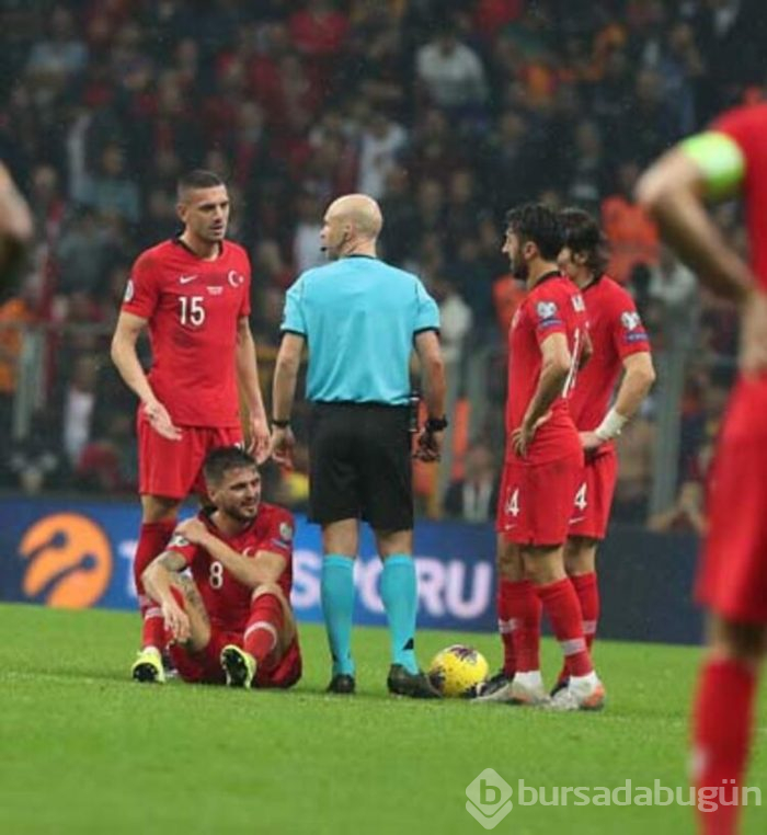 Türkiye - İzlanda maçının ardından spor yazarlarının görüşleri! 