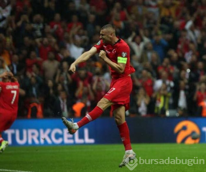Türkiye - İzlanda maçının ardından spor yazarlarının görüşleri! 