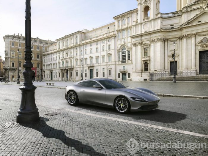 Ferrari yeni aracı Roma'yı tanıttı!
