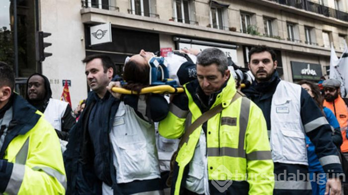 Fransa'da hastane personelleri protesto yapıyor!
