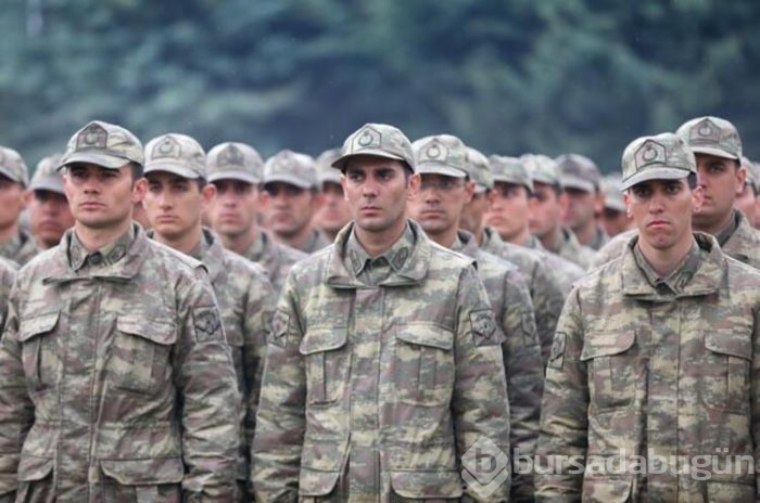 Yeni askerlik sisteminin yemin eden ilk yedek astsubayları oldular