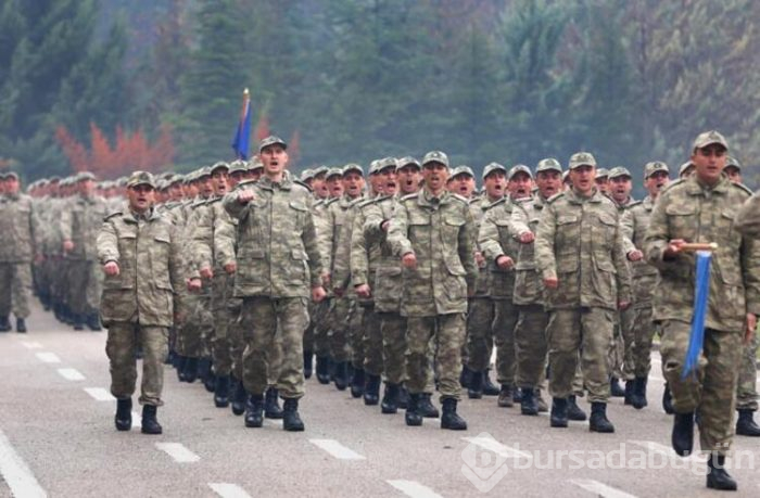 Yeni askerlik sisteminin yemin eden ilk yedek astsubayları oldular