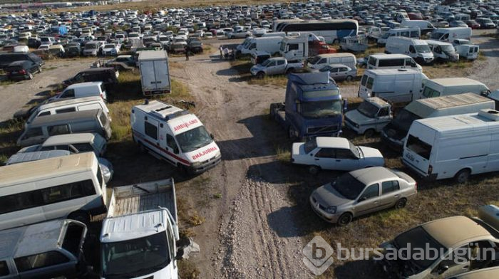 Ankara'da yüzlerce araç çürüyor!