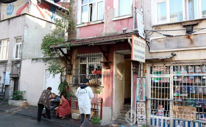 Başkomiser kızını uyurken öldürdü!