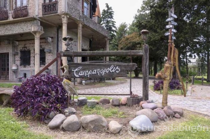 Arjantin'de bir Orta Çağ kasabası Campanopolis