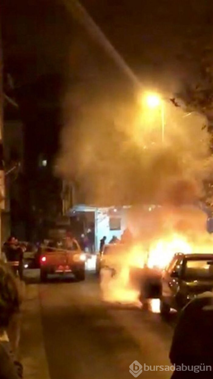 Türkler enkaz altından çıkarıldı