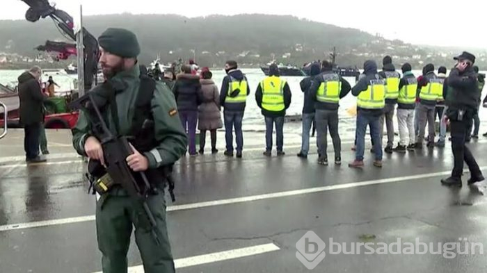 Denizaltından tonlarca çıktı... Tarihte ilk kez!