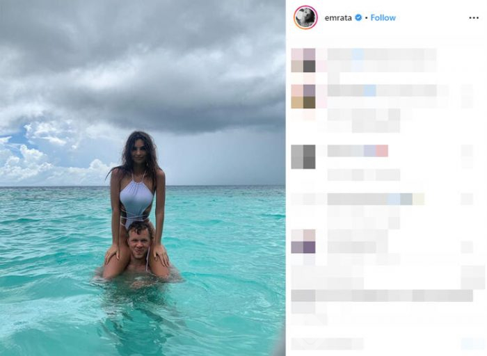 Bu poz olay oldu: ''Taşı beni Sebastian!''