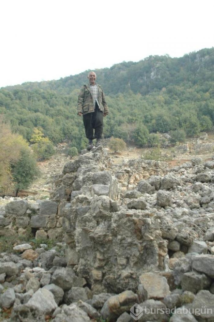 Tesadüfen keçilerini otlatırken buldu!