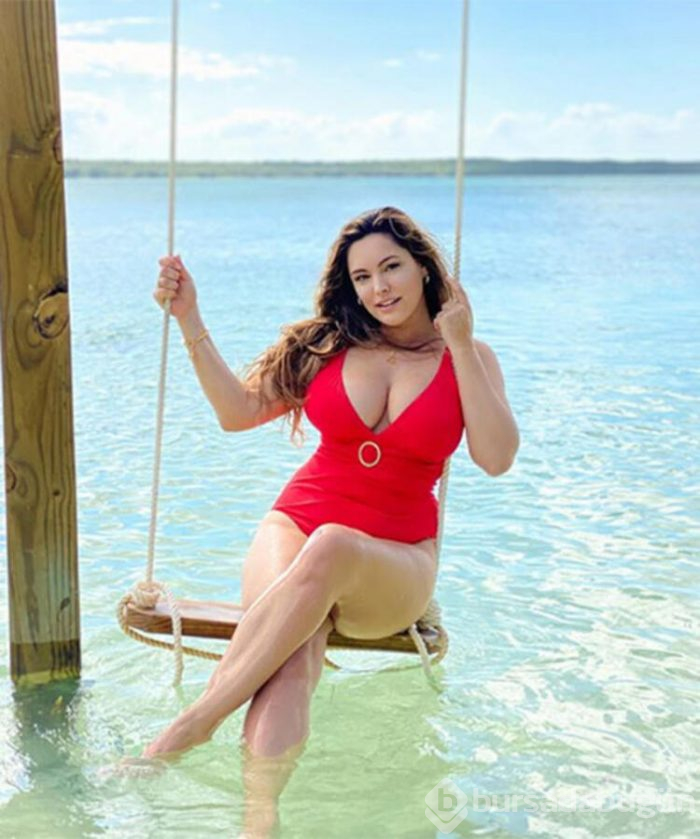Kelly Brook'un tatil keyfi