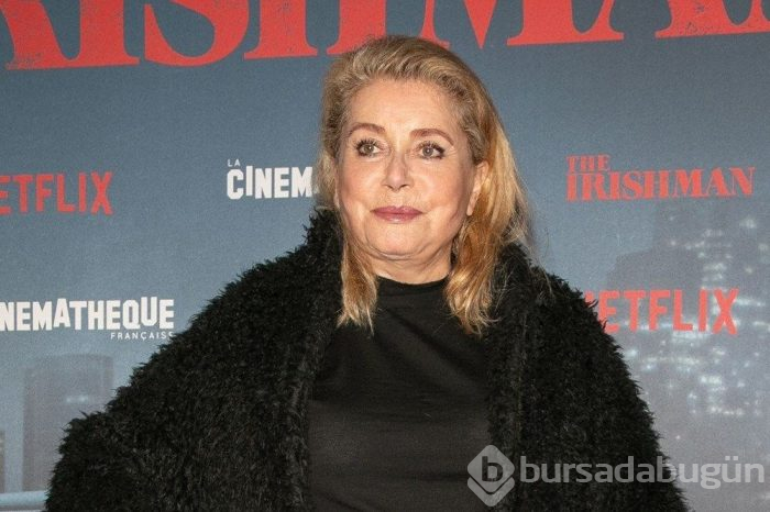 Felç geçiren Catherine Deneuve hala hastanede
