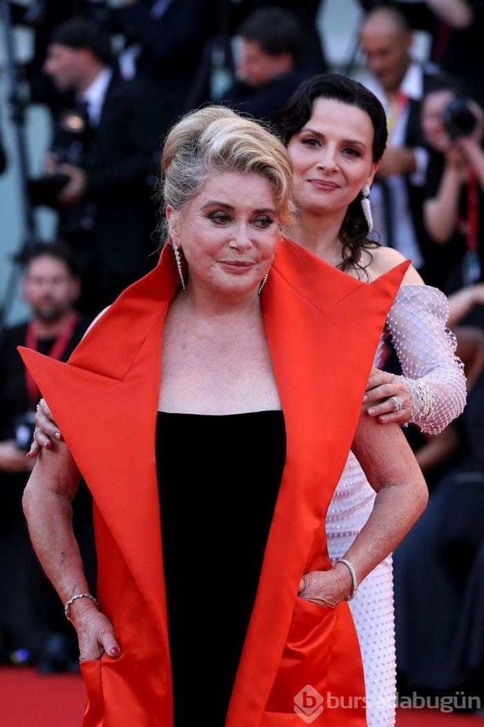 Felç geçiren Catherine Deneuve hala hastanede