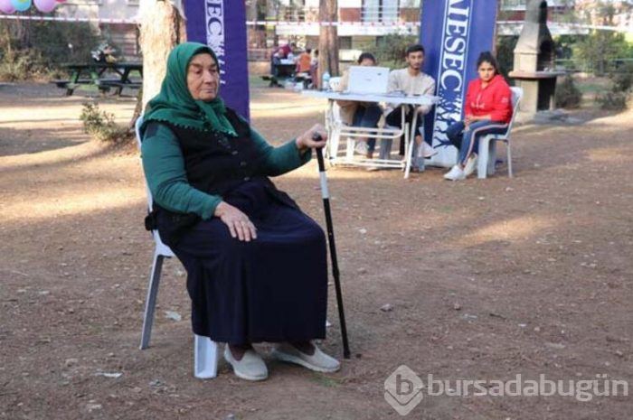 70 yaşında model oldu!