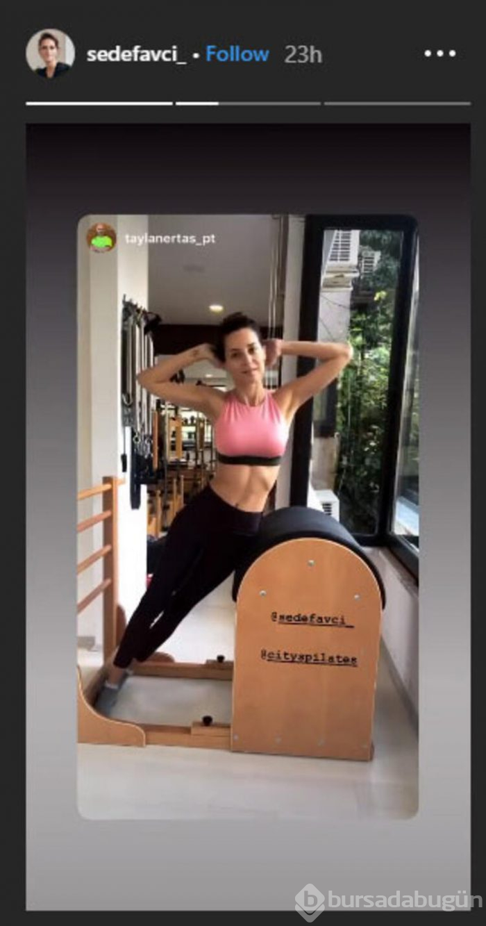 Kaslarıyla şov yaptı