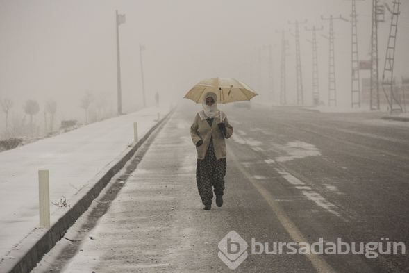 Tunceli'ye mevsimin ilk karı düştü