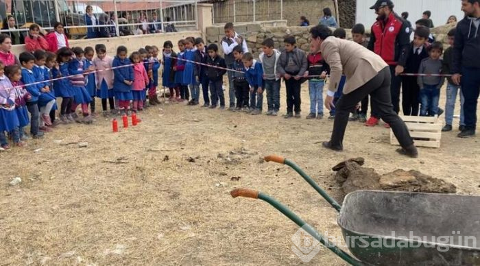 Van'da öğrenciler 'Köyde Survivor' yarışması yaptı!
