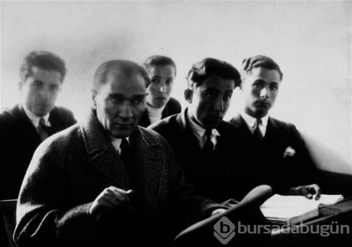 O kız bakın kimmiş