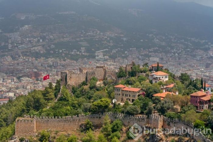 Nüfusun yüzde 10'u 82 ülkeden yerleşik yabancı!