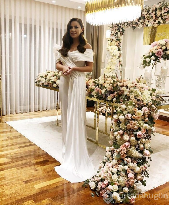 Merve Özbey nişanlandı
