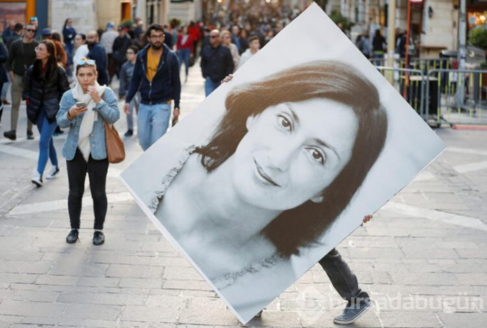 Başbakan koltuğunu bırakıyor
