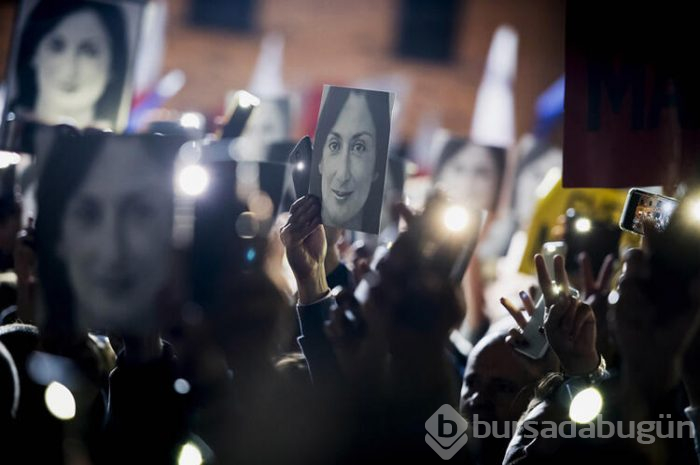 Başbakan koltuğunu bırakıyor