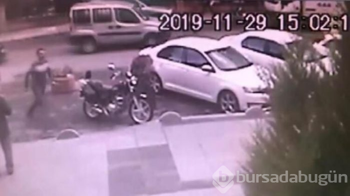 2 kız kardeşe böyle saldırdı!