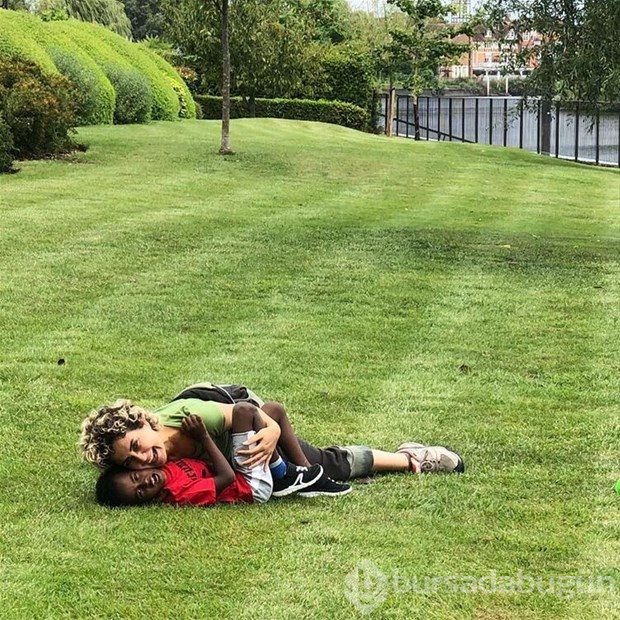 Her şeyi geride bırakıp oğlu ile Londra'ya taşınmıştı