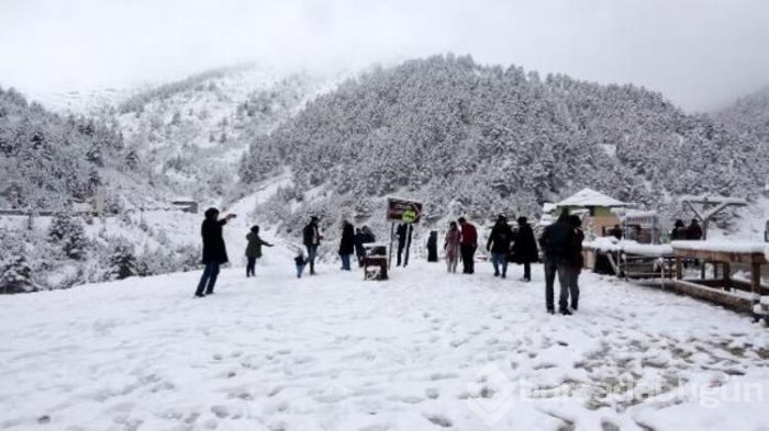 Doğu Karadeniz'de 57 köy yolu kapandı