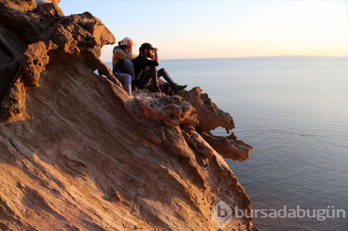 Hürmüz Adası'ndaki 'Cadılar Vadisi' ne ziyaretçi akını