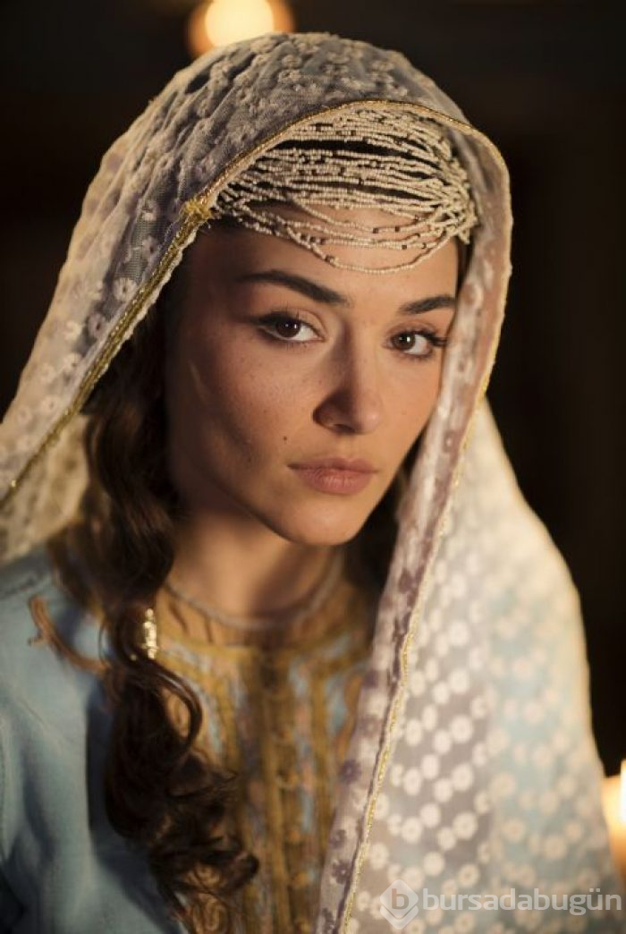 Hande Erçel için ilk!