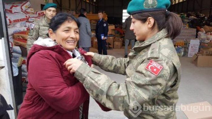 Depremzedeler gözyaşlarını tutamadı!