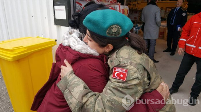 Depremzedeler gözyaşlarını tutamadı!